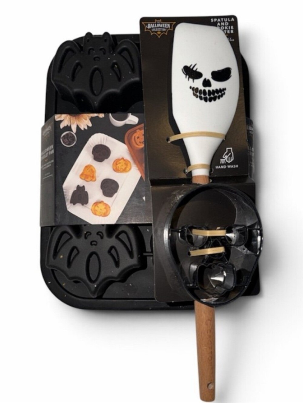 Cakelet Baking Set with Spooky Spatula and Cookie Cutter
